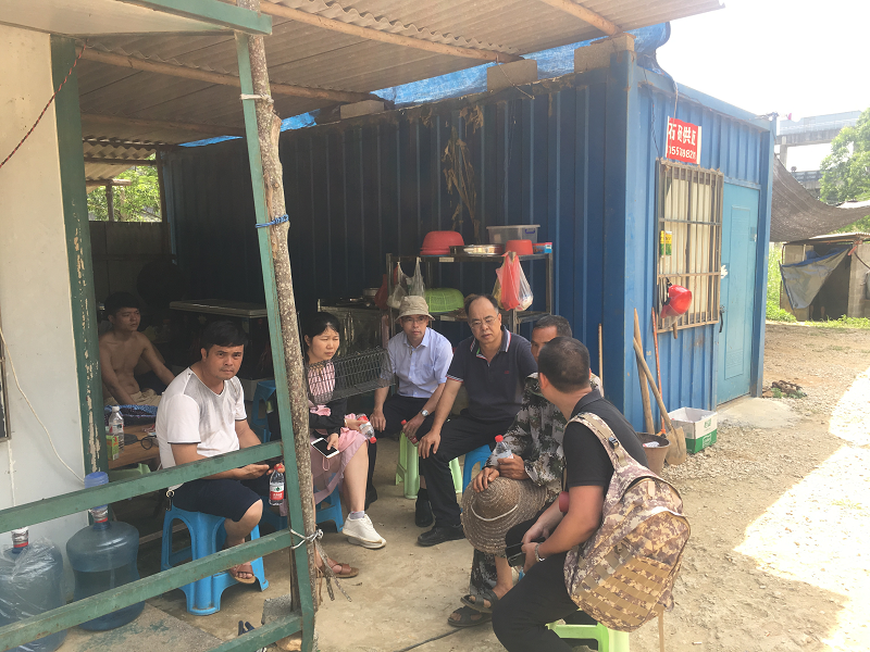 工作组悉心听取村民诉求并做好政策宣讲d.png 工作组悉心听取村民诉求并做好政策宣讲d.png