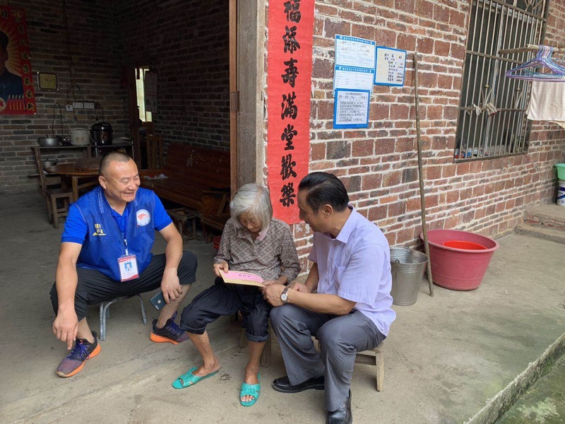 结对帮扶南安村老党员慰问2.jpg 结对帮扶南安村老党员慰问2.jpg