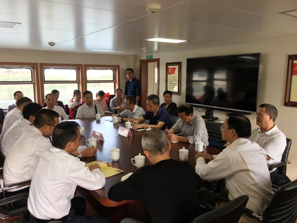 座谈会2.jpg 座谈会2.jpg