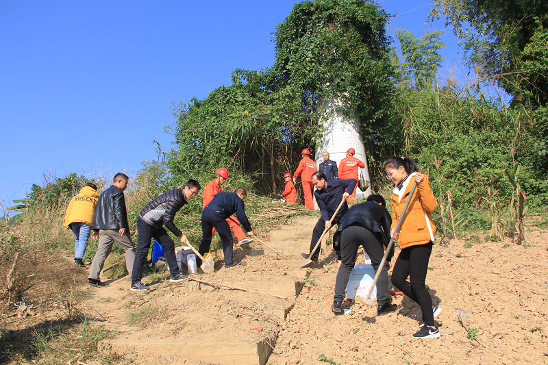 崇左市港航管理局党支部动员全体干部职工参与清理.png 崇左市港航管理局党支部动员全体干部职工参与清理.png