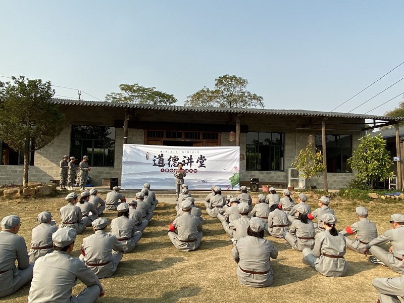 1.“学长征精神，做红色传人”道德讲堂开讲.jpg