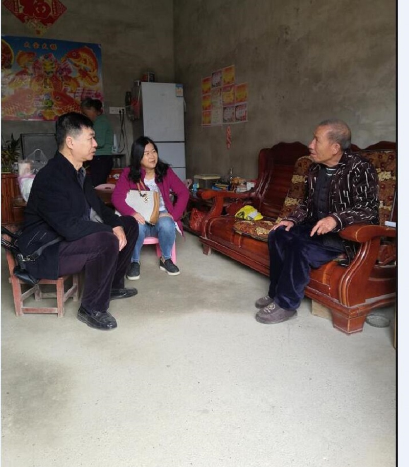 慰问退休职工.jpg 慰问退休职工.jpg