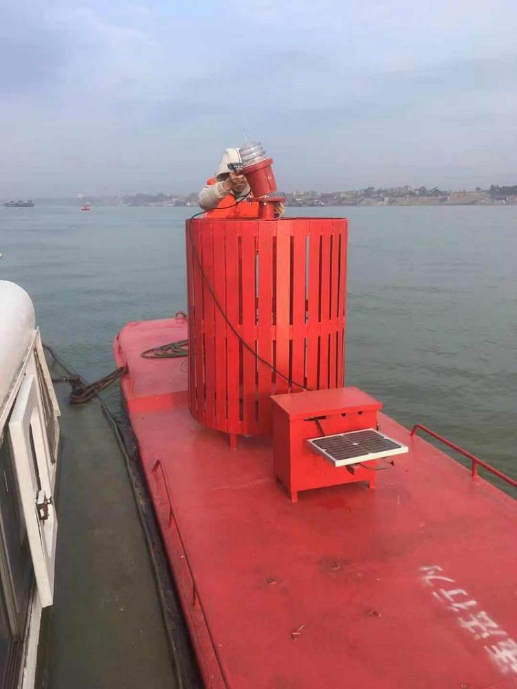 更换标灯.jpg 更换标灯.jpg