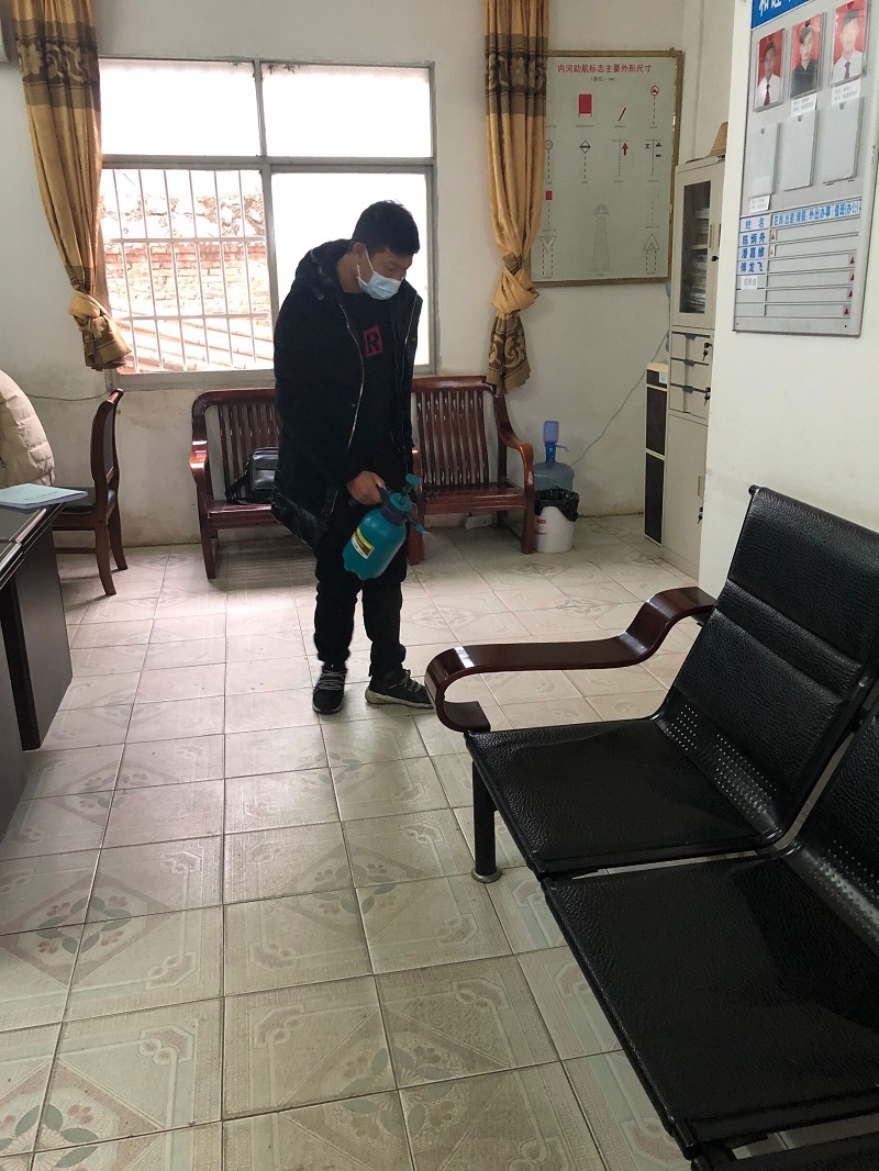 和睦站消毒作业.jpg 和睦站消毒作业.jpg