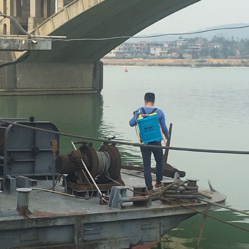 柳城站消毒作业.jpg 柳城站消毒作业.jpg