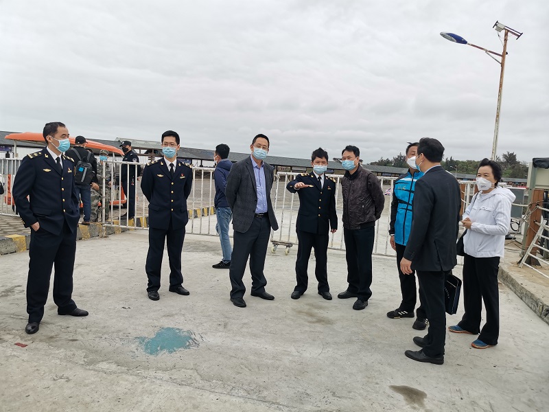 检查组在新奥航务码头检查.jpg 检查组在新奥航务码头检查.jpg