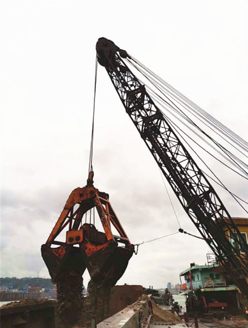 现场试挖取样.jpg 现场试挖取样.jpg