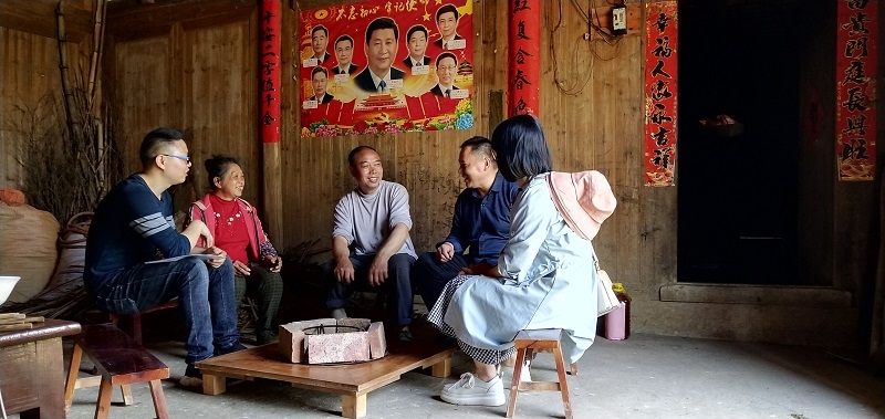 桂林航道走访慰问第一书记谢优鸿同志家属.jpg 桂林航道走访慰问第一书记谢优鸿同志家属.jpg