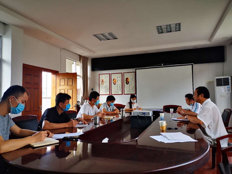 在昭平分中心指导工作.jpg 在昭平分中心指导工作.jpg