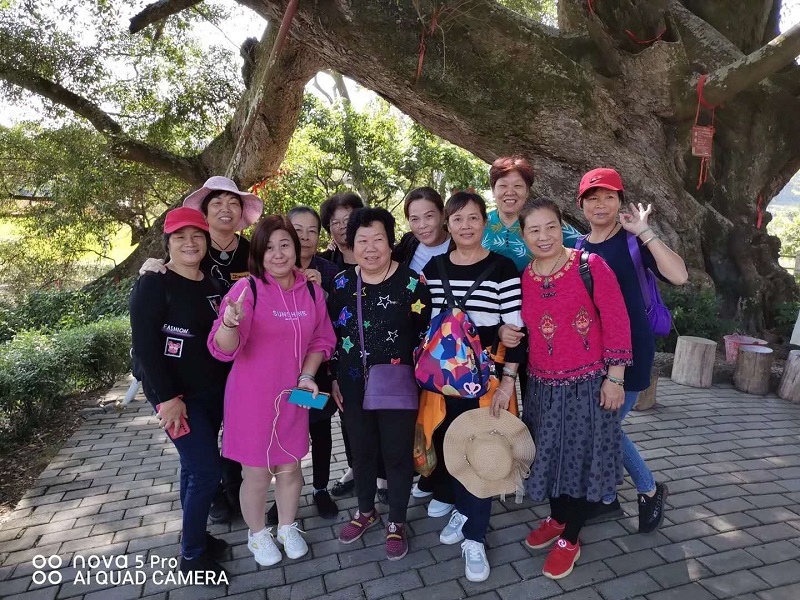 中心离退休人员主题活动部分退休女职工.jpg 中心离退休人员主题活动部分退休女职工.jpg