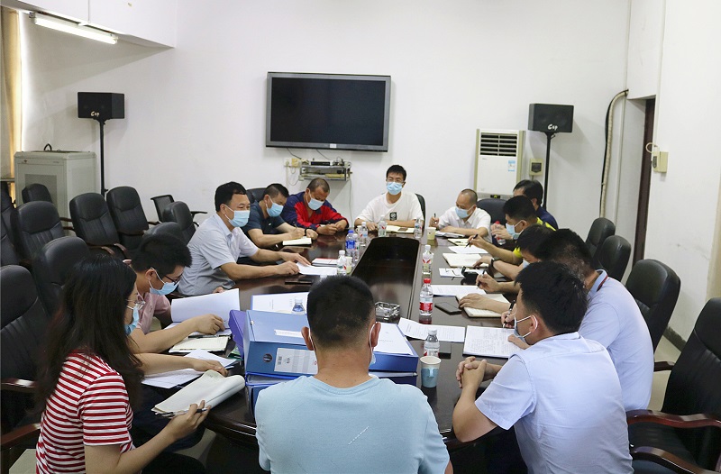 图为:检查座谈会现场.jpg 图为:检查座谈会现场.jpg