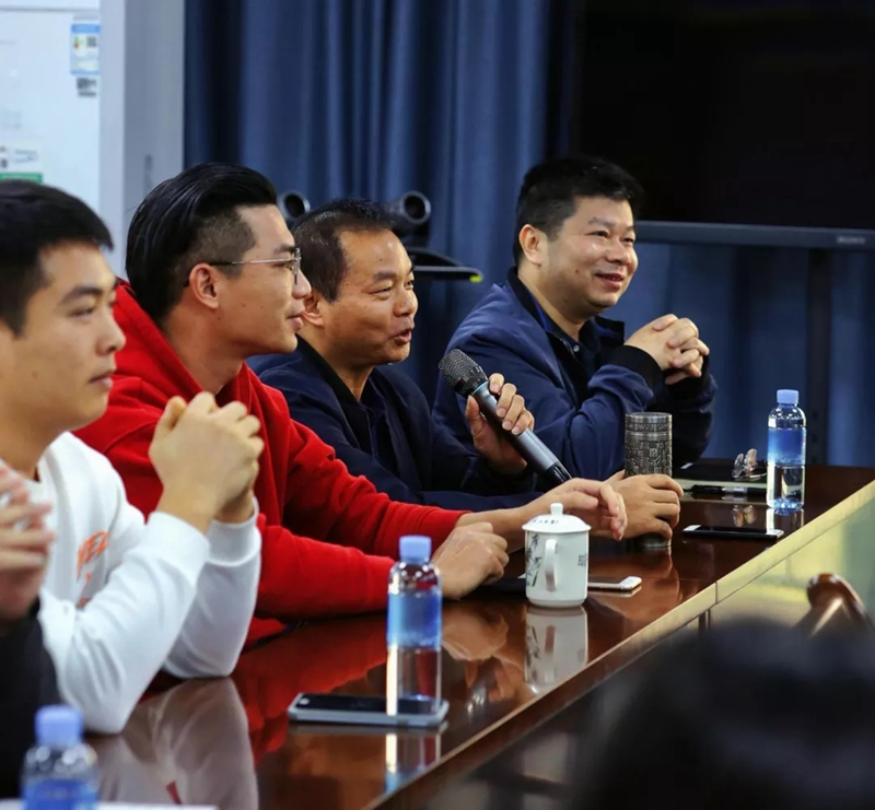 2.webp.jpg 2.webp.jpg