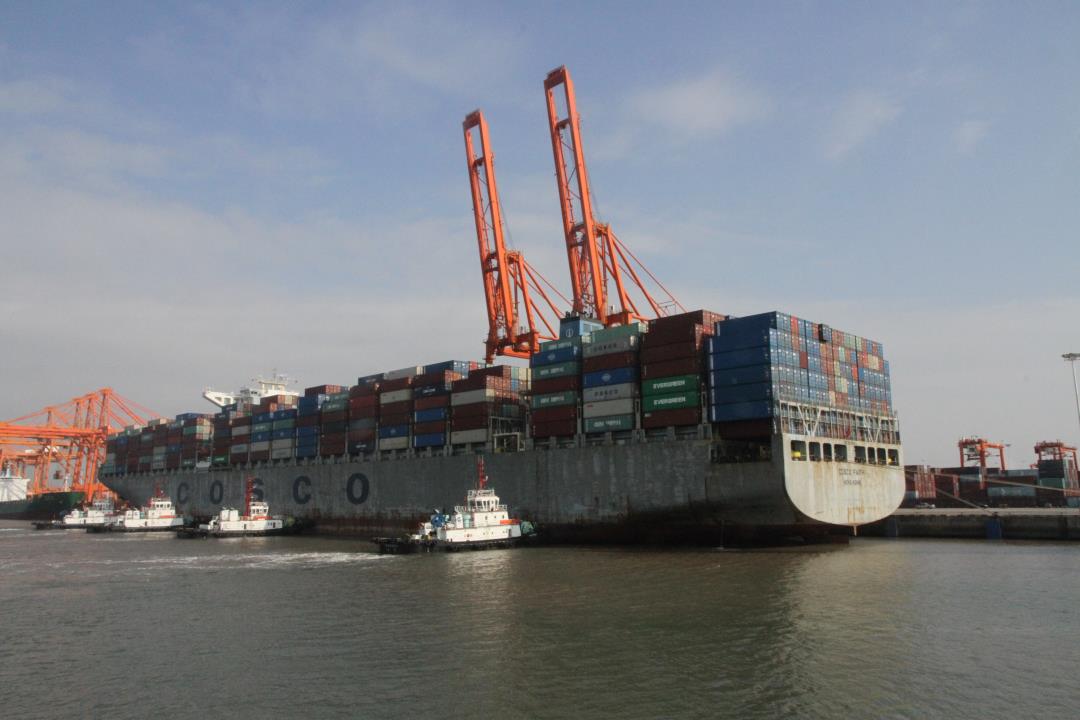 15万吨集装箱“中远诚信.jpg 15万吨集装箱“中远诚信.jpg