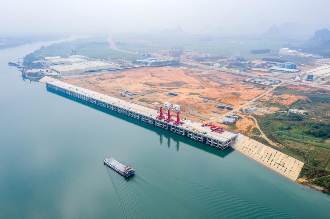 来宾港武宣港区龙从作业区一期码头工程水工部分于2021年12月21日通过验收..jpg
