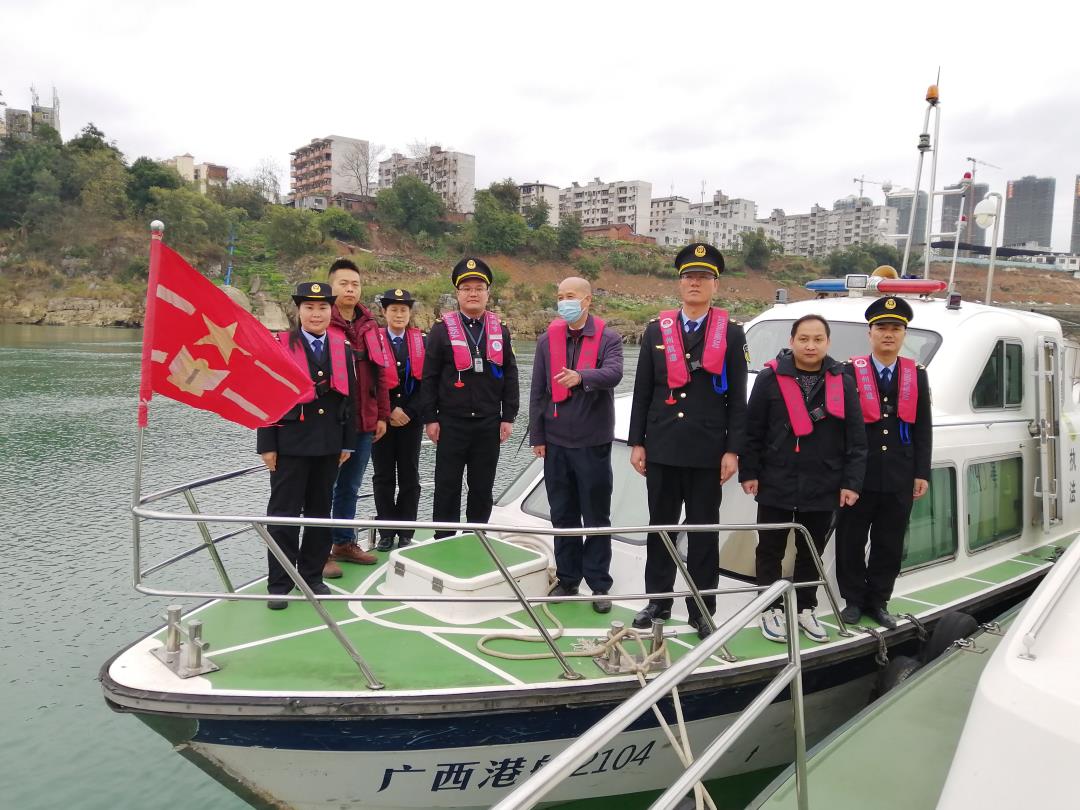 检查组工作人员合影 (2).jpg 检查组工作人员合影 (2).jpg