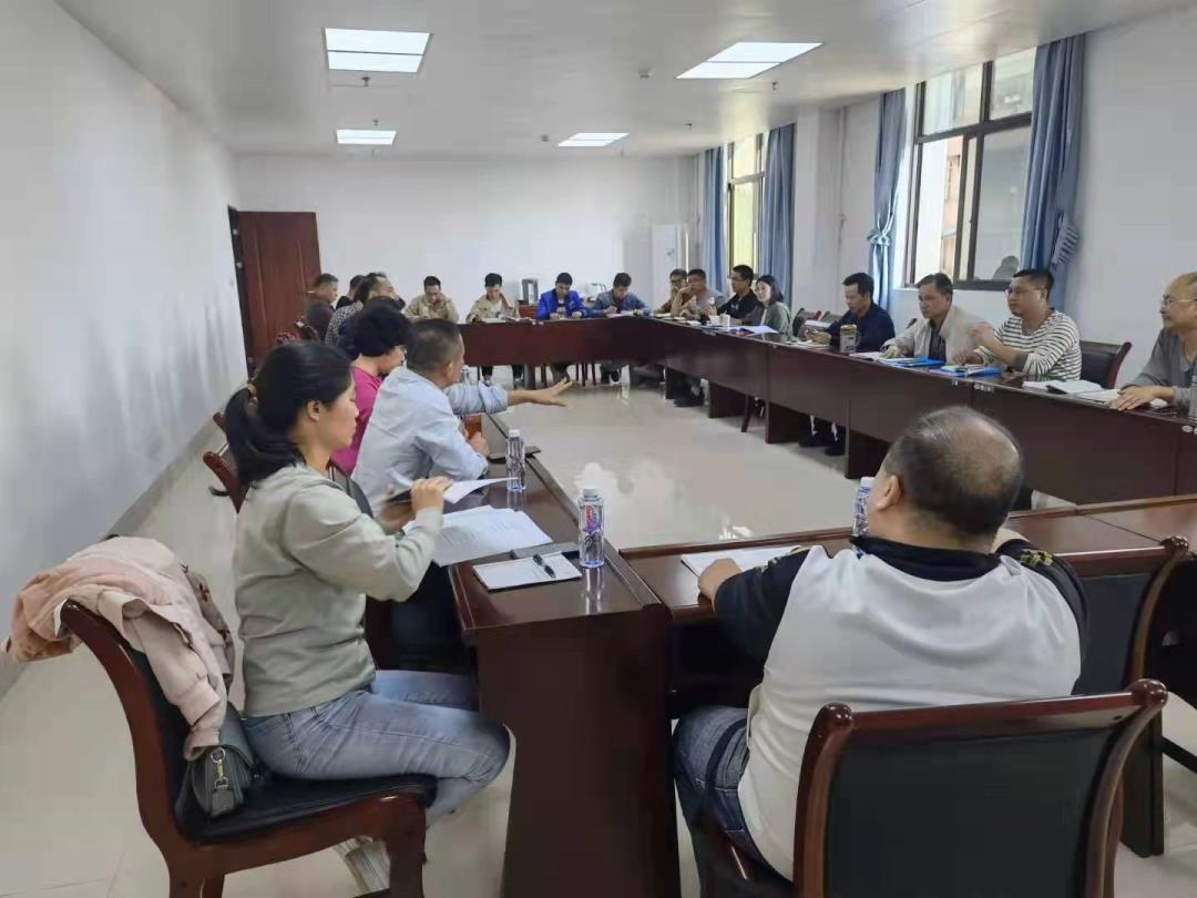 梧州船舶检验中心牵头组织梧州市多家船舶设计公司对《船舶应用天然气燃料规范 2021》等法规、规范共同学习研讨.jpg