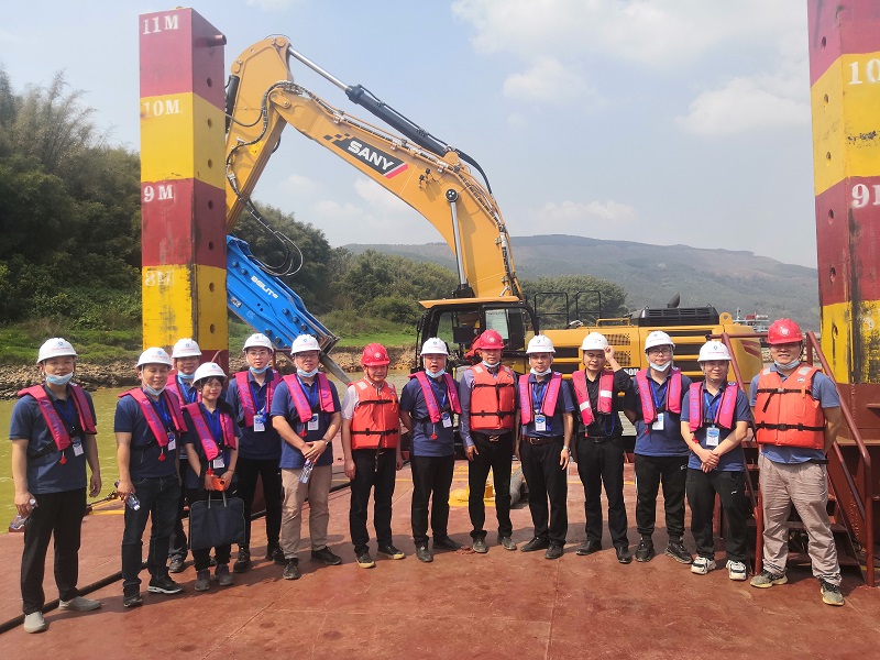 3月15日 “港建钻11” 检查人员与施工方合影.jpg