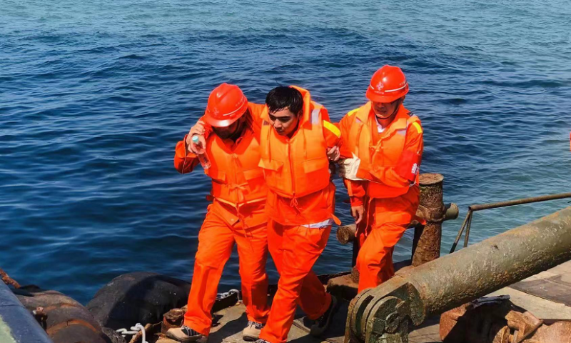 落水人员获救.png 落水人员获救.png