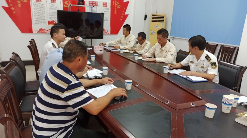 调研小组在东兰县召开集中调研会.jpg 调研小组在东兰县召开集中调研会.jpg