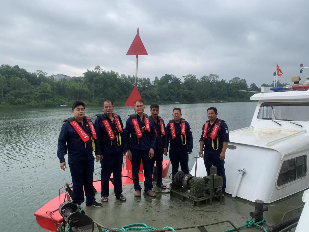 船碰-1-1.jpg 船碰-1-1.jpg