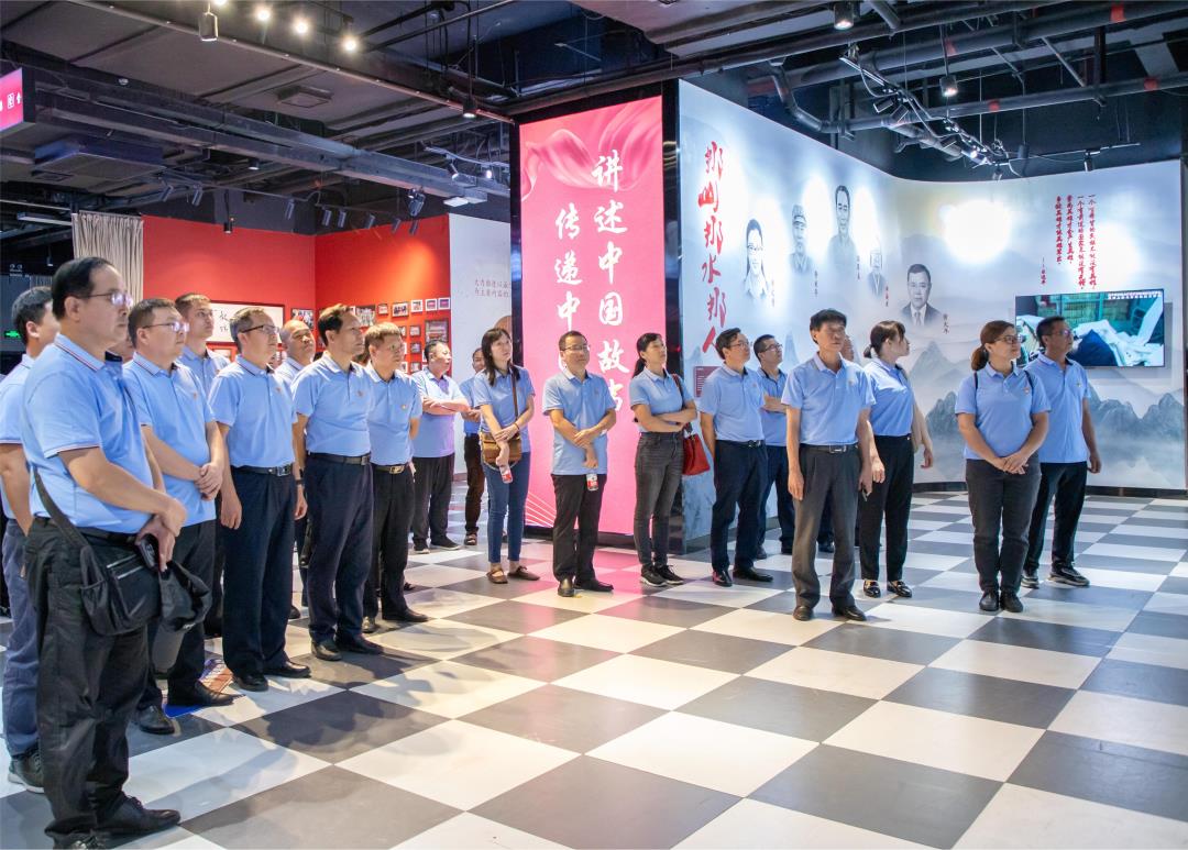 在电影党校参观学习.jpg 在电影党校参观学习.jpg