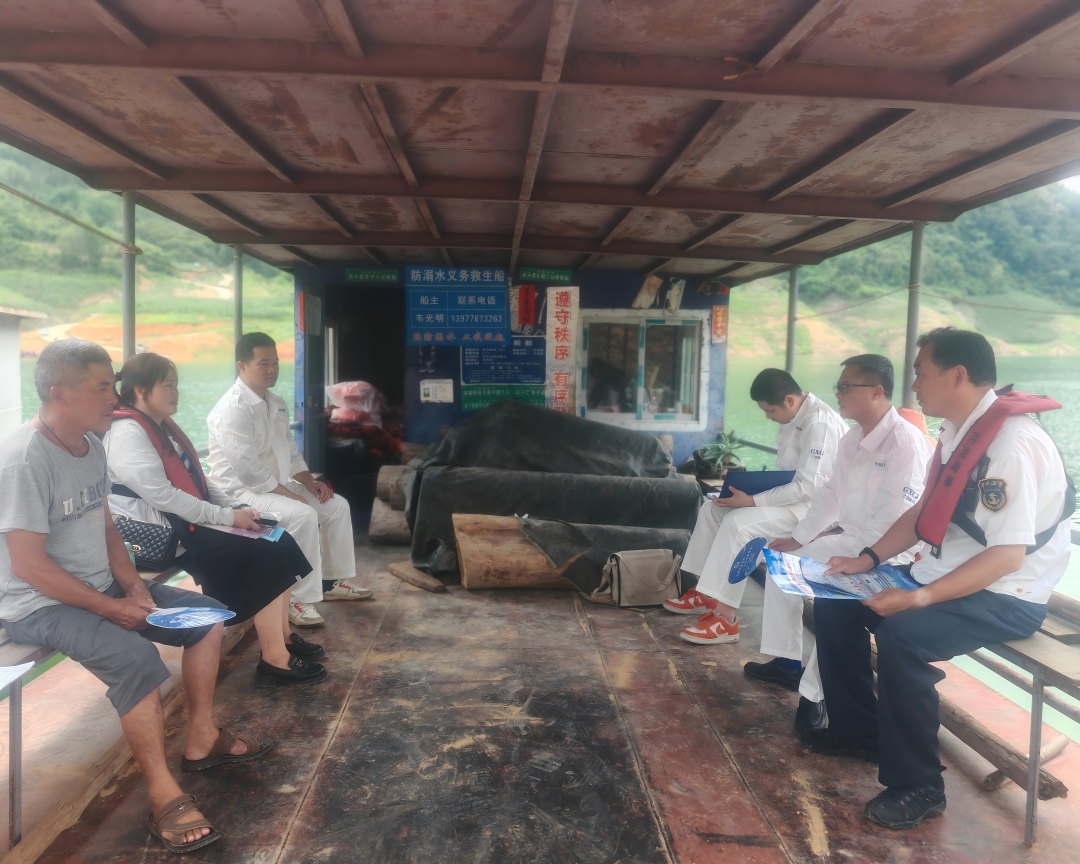 1749611945833015273.jpg 报废更新政策宣讲会(1).jpg